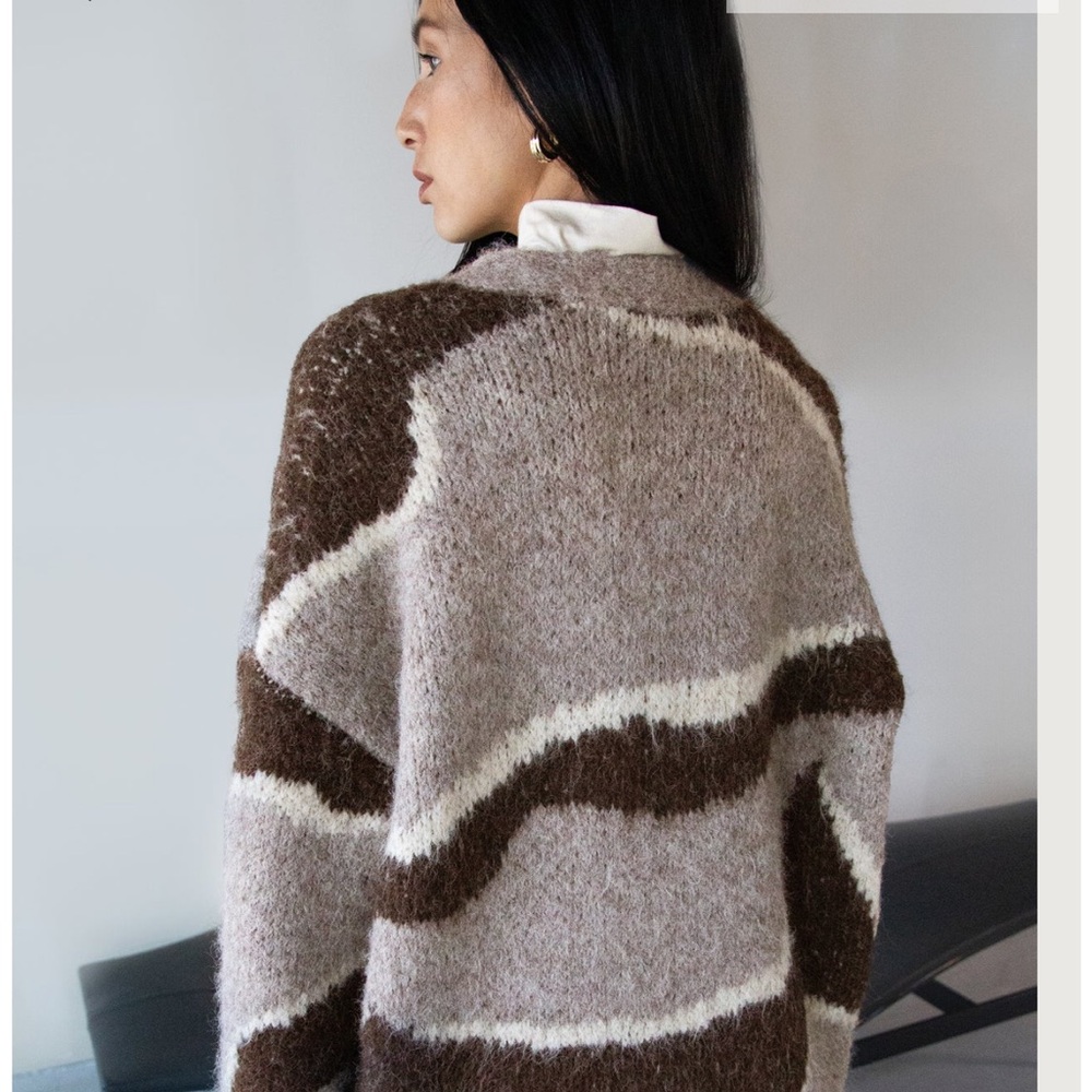 NWT Oak and Fort Intarsia Cardigan - Picture 2 of 5